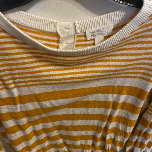 Light Sweater - Picture 2 of 3